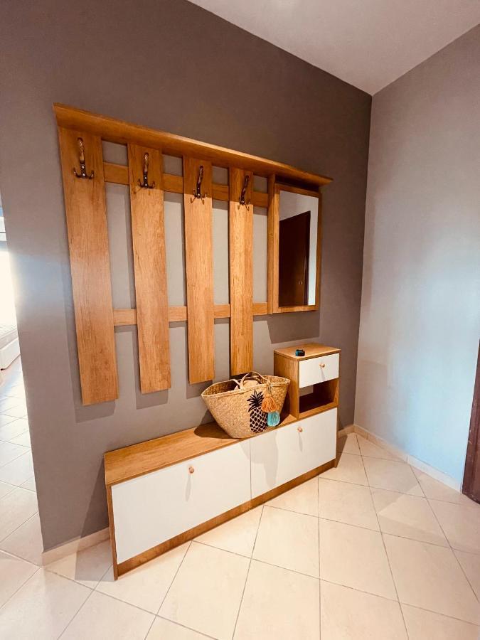 Cheerful 2-Bedroom Apartment In Golem โกเลม ภายนอก รูปภาพ