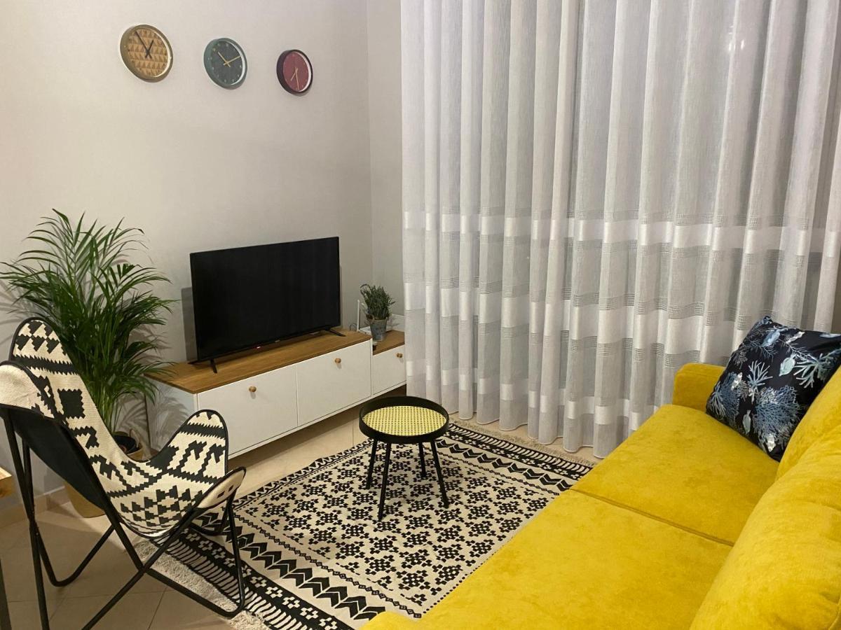 Cheerful 2-Bedroom Apartment In Golem โกเลม ภายนอก รูปภาพ