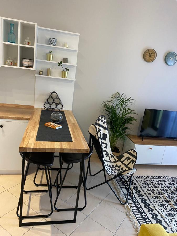 Cheerful 2-Bedroom Apartment In Golem โกเลม ภายนอก รูปภาพ