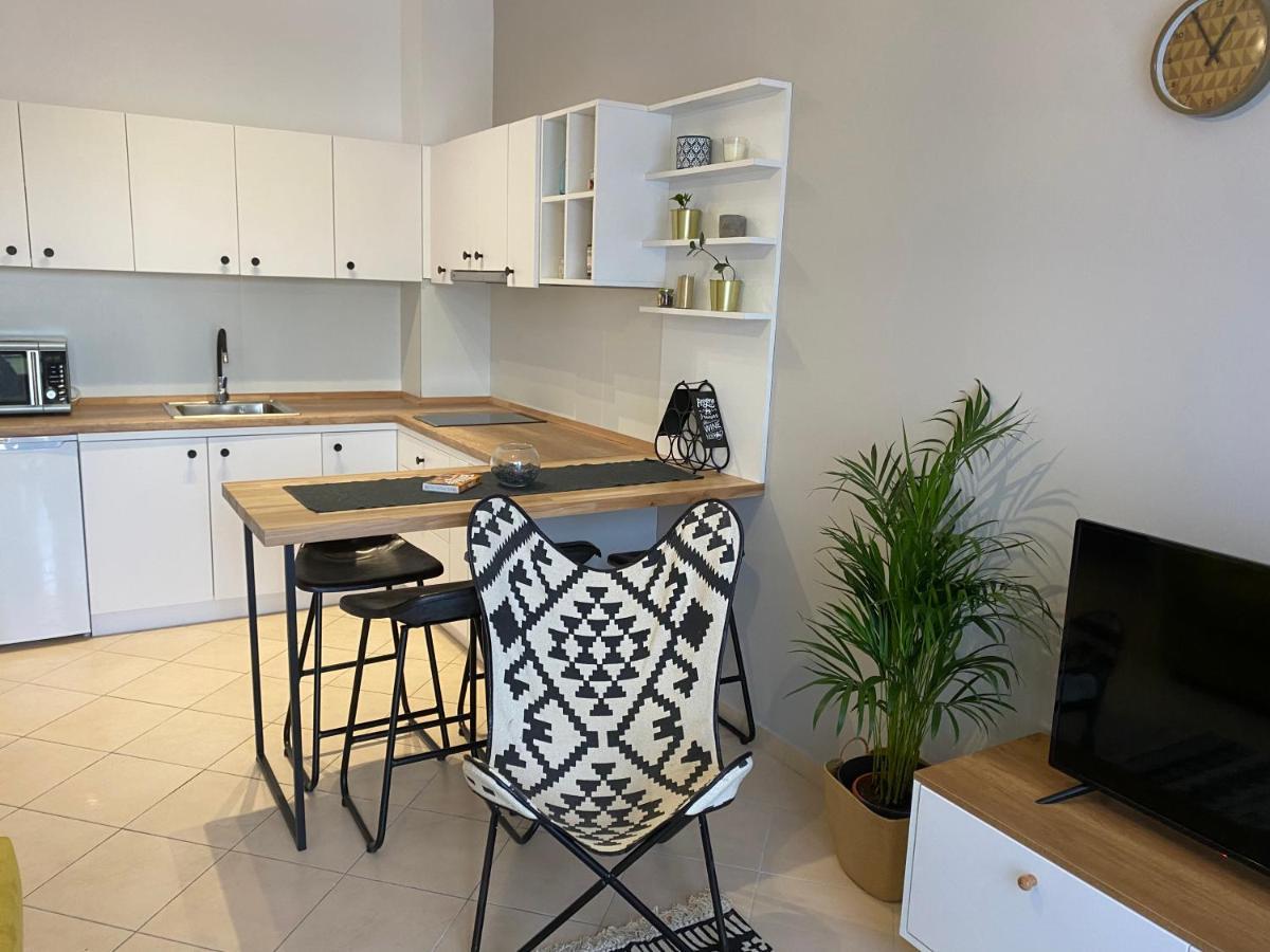Cheerful 2-Bedroom Apartment In Golem โกเลม ภายนอก รูปภาพ