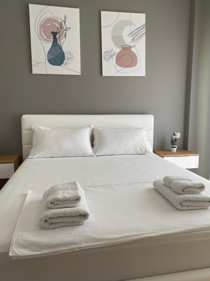Cheerful 2-Bedroom Apartment In Golem โกเลม ภายนอก รูปภาพ